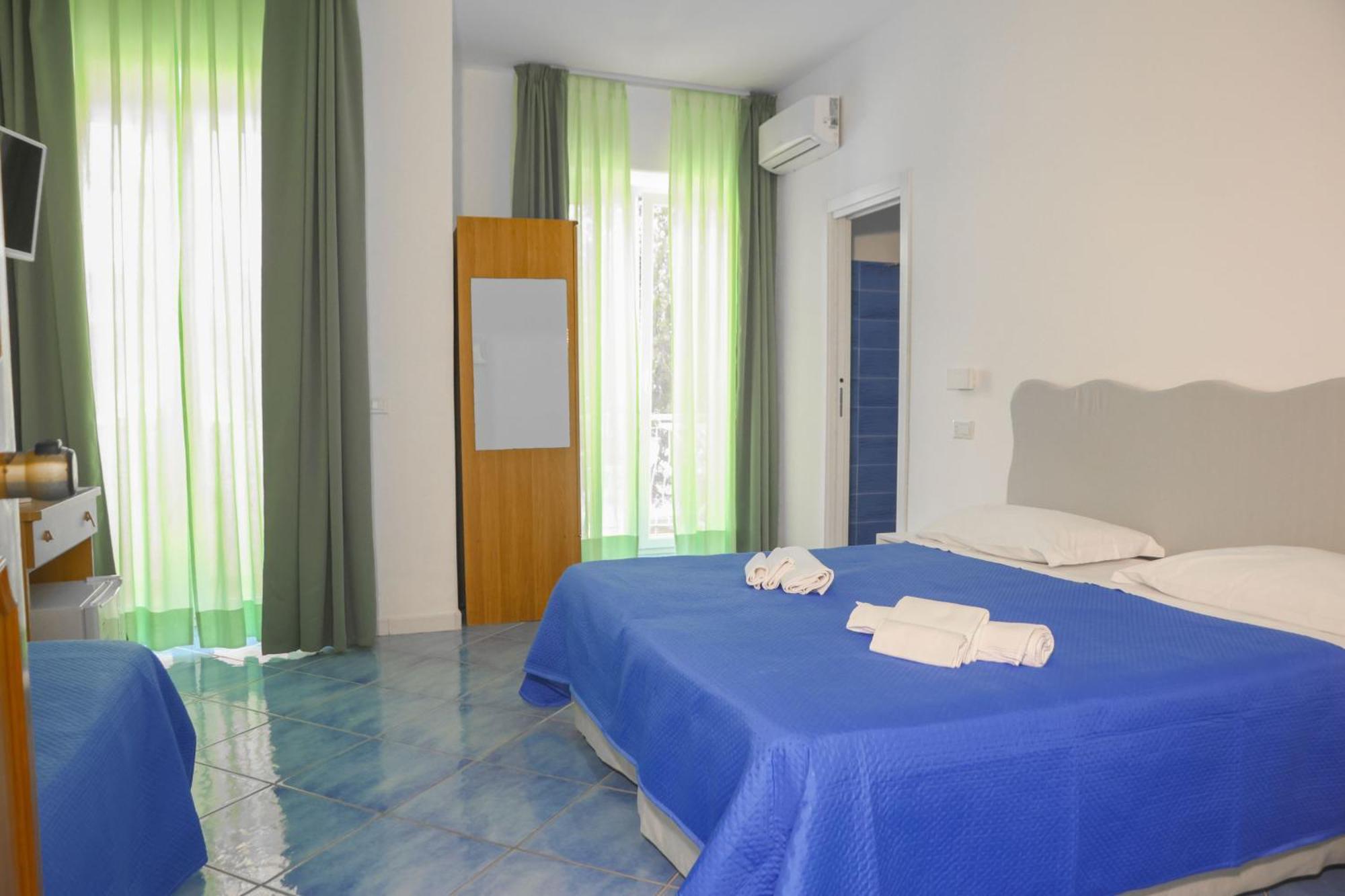 Hotel Cesotta Forio  ภายนอก รูปภาพ